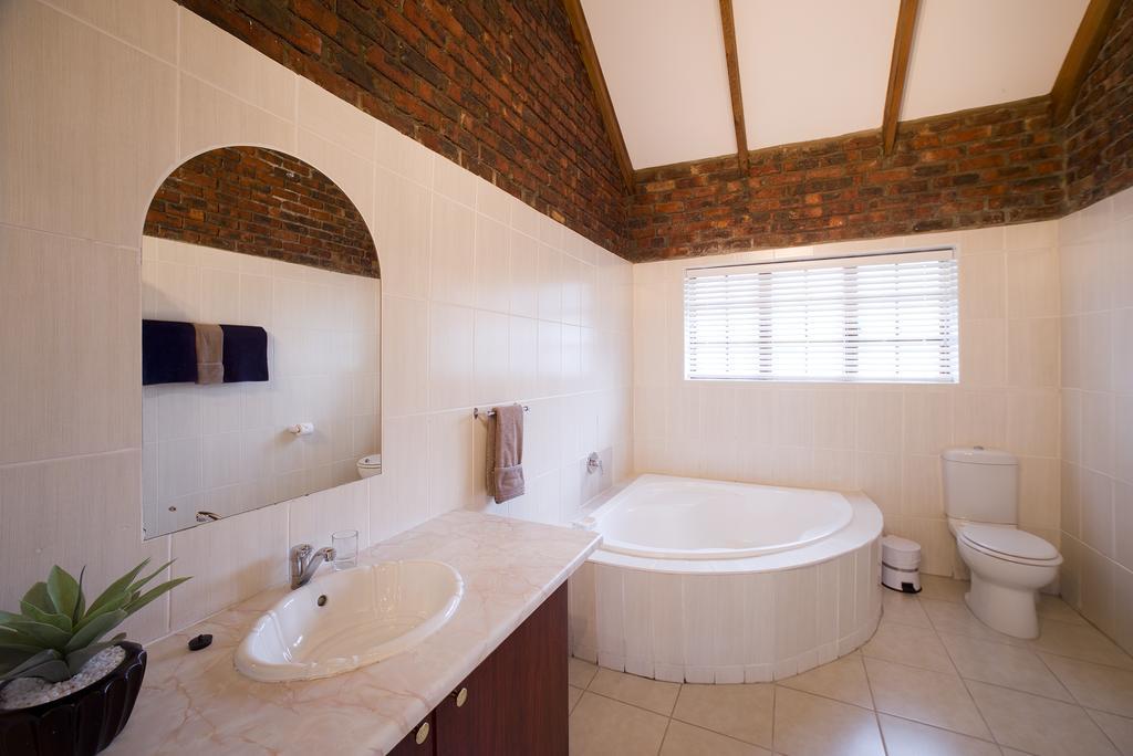 Swallows Nest Country Cottages Stormsrivier Rum bild