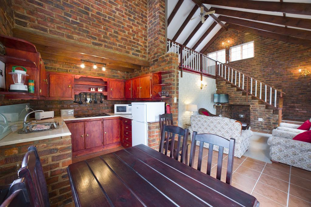 Swallows Nest Country Cottages Stormsrivier Rum bild