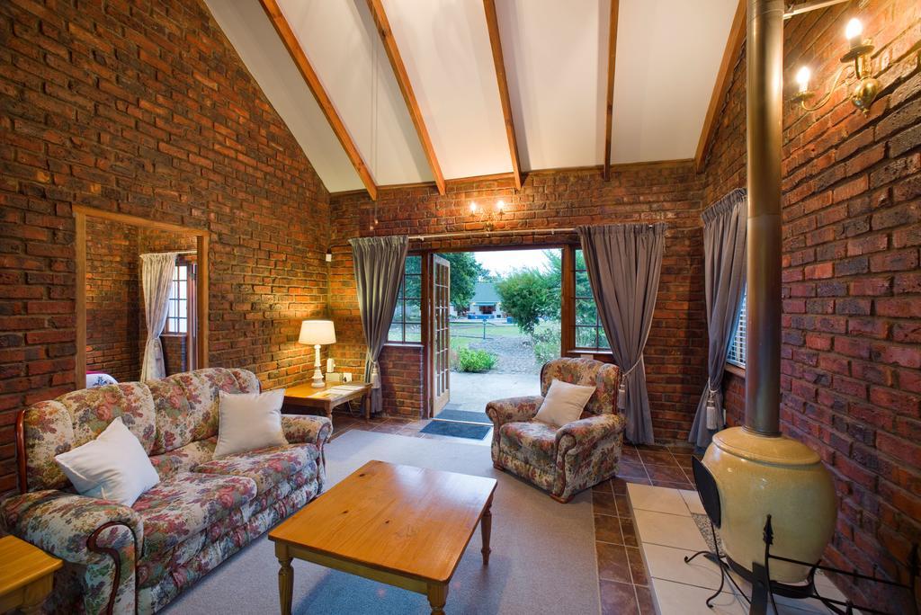 Swallows Nest Country Cottages Stormsrivier Exteriör bild